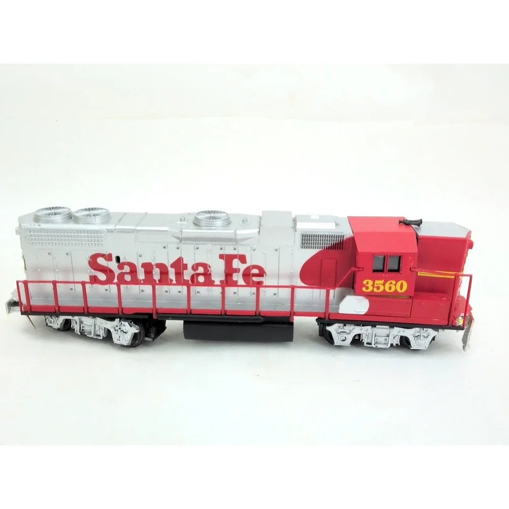 Working Life-Like Trains Powered Locomotive Santa Fe #3560. HO Scale